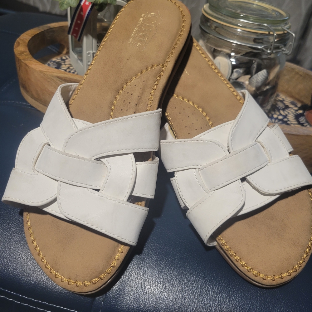 Cliffs by WHITE MOUNTAIN White Tan Sandals with Crisscross Straps